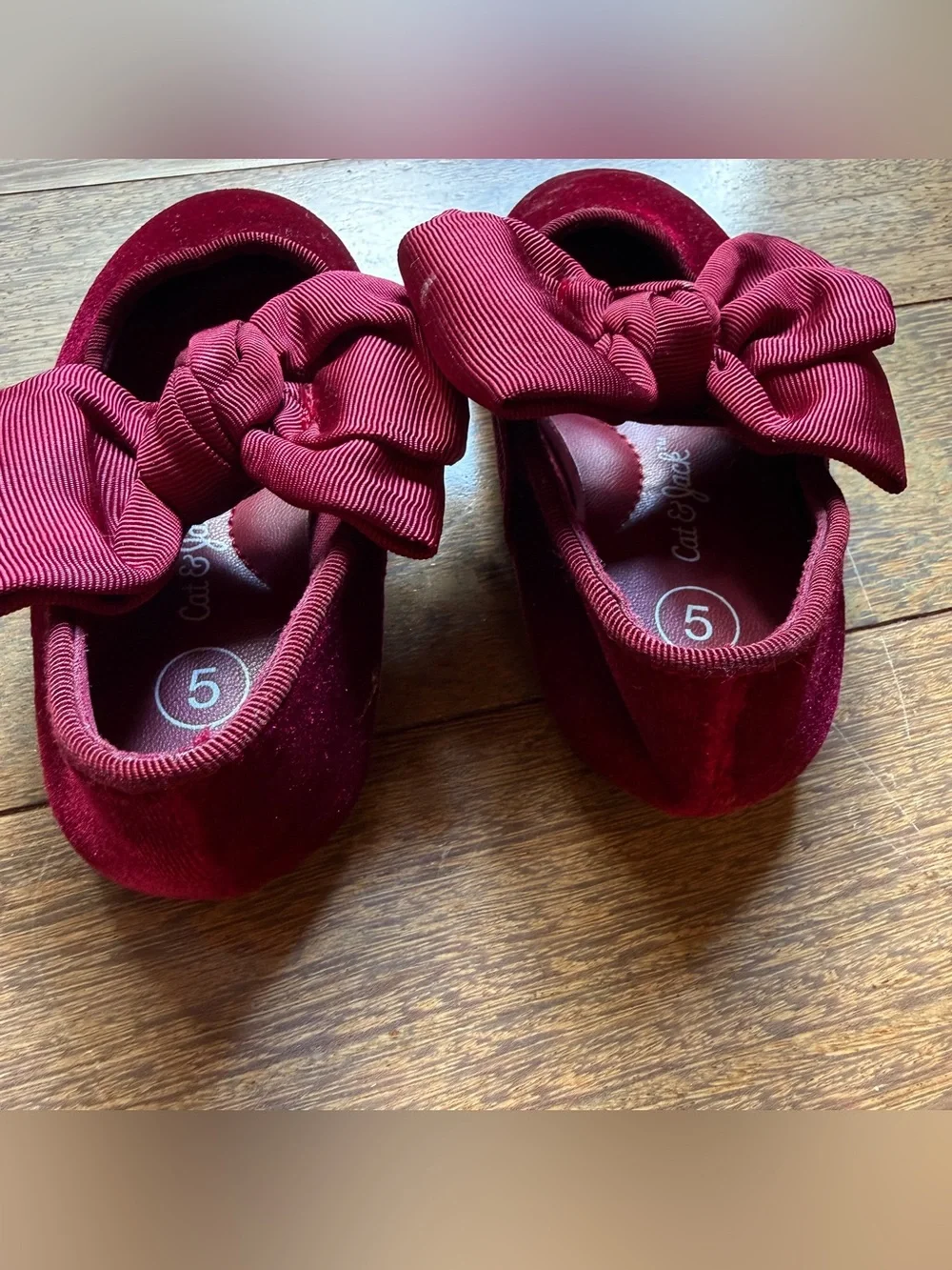 Cat & Jack Burgundy Bow Velvet Kids Shoes Size 5